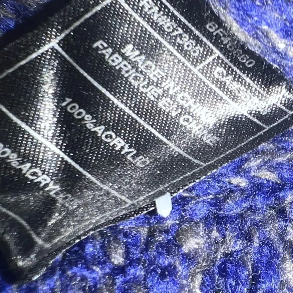 BB Dakota deep blue cable net sweater size small